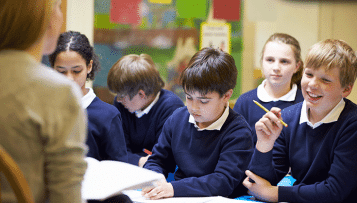 Uniforme à l'école : le ministère détaille l'expérimentation dans un guide