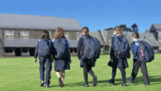 "Tenue unique" à l'école : première expérimentation lancée mardi 23 janvier 2024 à La Réunion