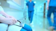 Épuisement, précarité : pourquoi les étudiants infirmiers jettent l'éponge