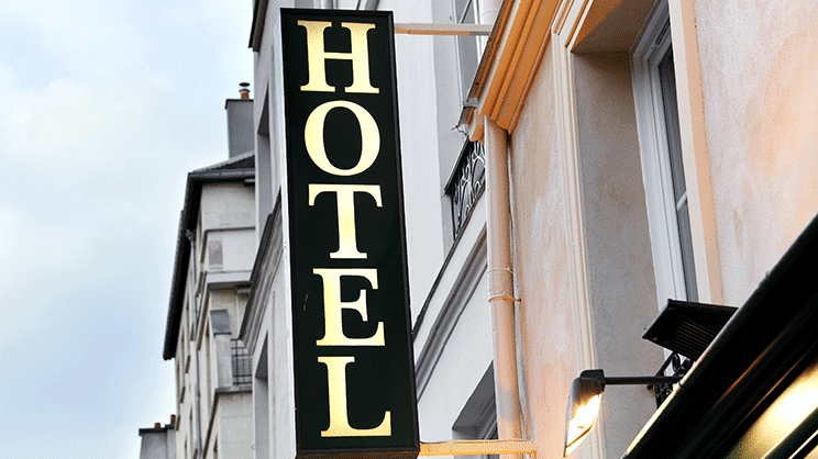 Pas de mineurs de l'ASE dans les hôtels : "inapplicable", selon les Départements