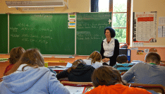 Augmenter les salaires des enseignants pour "redonner de l'attractivité à leur métier"