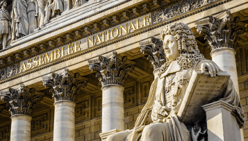 Yaël Braun-Pivet réélue à la tête de l'Assemblée nationale face à une gauche amère