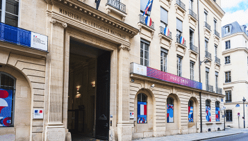 Éducation : Anne Genetet promet de "garder le cap" et suscite la défiance