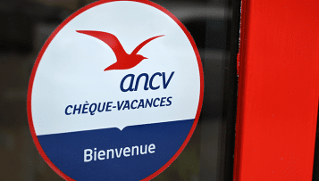 Chèques-vacances : recentrage du dispositif au bénéfice exclusif des agents en activité