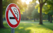 Interdiction de fumer dans de nouveaux lieux publics en France : plages, parcs et abris-bus concernés