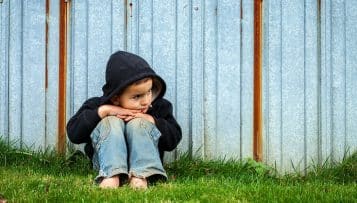 Plus de 2 000 enfants à la rue en France, déplorent des associations