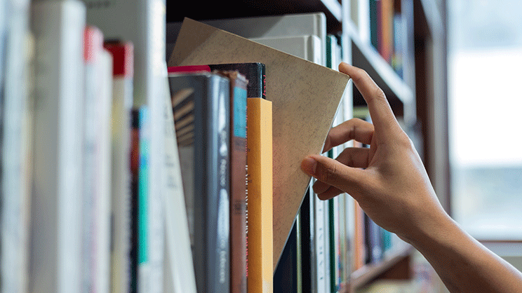 Crainte face à la disparition progressive des manuels dans les lycées