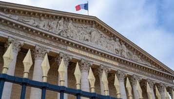 Rentrée 2025 sous tension pour les agents publics : entre crise politique et malaise social