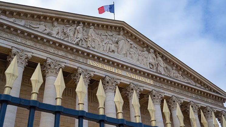 Rentrée 2025 sous tension pour les agents publics : entre crise politique et malaise social