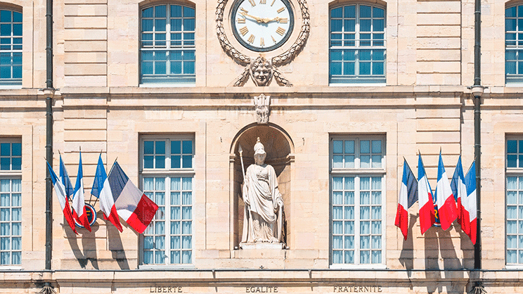 Simplification des dispositifs applicables à la FPT : sept projets de décrets examinés par le CSFPT