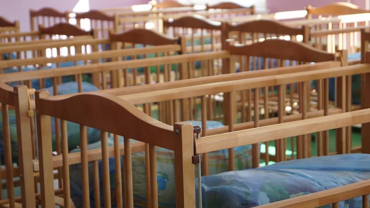 Pouponnières : mieux protéger les jeunes enfants confiés à l'ASE