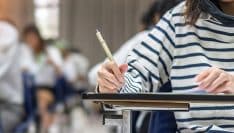 Moins de devoirs et journées plus courtes : les propositions des jeunes sur l'école