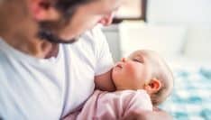 Congé paternité : 59 % des pères l'ont pris en totalité depuis son allongement en 2021