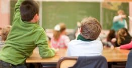 Rythmes scolaires : le ministre de l'Éducation renvoie le débat à 2027