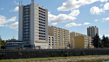 Le mal-logement s'aggrave en France et s'impose dans la campagne des municipales