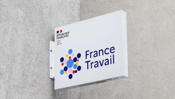 Les jeunes qui abandonnent leurs études beaucoup plus exposés au chômage, selon l'Insee