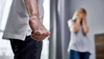 Violences conjugales : les généralistes questionnent trop peu les patientes, selon la HAS
