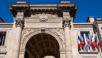 Quelles sont les compétences d'un conseil et d'un maire d'arrondissement à Paris, Marseille et Lyon ?