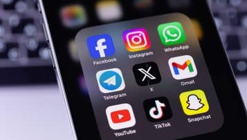 Interdiction des réseaux sociaux aux moins de 15 ans: le Sénat a adopté le texte remanié