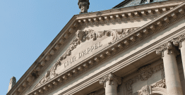 L'absence de risques permet la requalification d'un contrat de concession en marché public