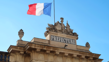 Demandes de titres de séjour : l'État doit corriger les "dysfonctionnements" du portail