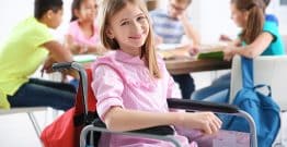 Handicap à l'école : un rapport sénatorial préconise de stabiliser les effectifs d'AESH
