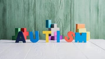 Prise en charge de l'autisme : 44 idées pour changer un "système à bout de souffle"