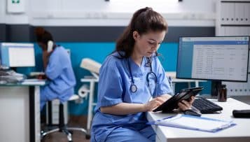 En 20 ans, le nombre de salariés des établissements de santé a augmenté de 16 %