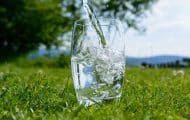 PFAS dans l'eau du robinet : depuis un an, collectivités et habitants s'adaptent