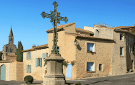 Une commune peut-elle mettre une croix catholique sur le domaine public ?