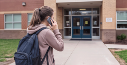 À la veille de la rentrée, les lycées face au défi de l'interdiction du téléphone