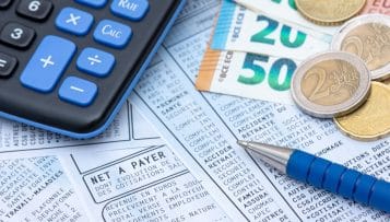 Budget 2027 : les fonctionnaires, à nouveau mis à contribution, dénoncent leur "appauvrissement"