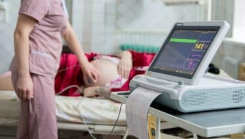 Deux parents sur trois disent renoncer à avoir un enfant de plus par manque d'argent