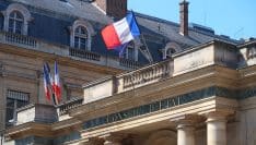 Quel est le régime applicable en cas de sous-traitance d’un marché de services juridiques de représentation légale par un avocat ?