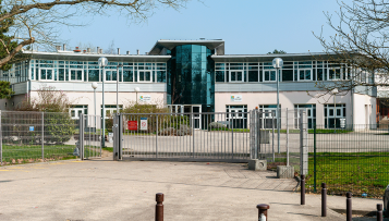 Demi-journée banalisée au lycée : "irrespectueux" envers les proviseurs et "cacophonique", selon des syndicats