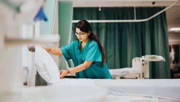 Hôpitaux et cliniques : encore 2 000 lits d'hospitalisation complète perdus en 2025 selon la Drees