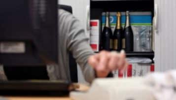 Un fonctionnaire perpétuellement ivre sur son lieu de travail peut-il être révoqué ?